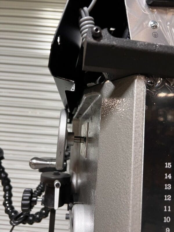 JET 20" Variable Speed Drill Press 1-1/4" Drill Capacity 115/230v 354230 Damaged