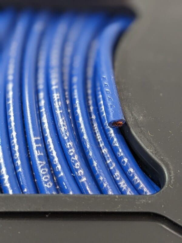 Southwire Blue Machine Tool Wire 16Awg MTW 16-26 STR Cu Dbe QTY 500 Ft 411020506