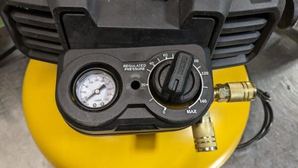 DeWalt Heavy Duty Pancake Compressor 165 max PSI 6.0 gallon tank DWFP55126