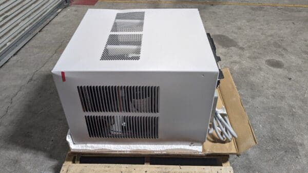 FRIEDRICH Window w/ Electric Heat Air Conditioner 20k BTU 230V KEM18A34A Damage