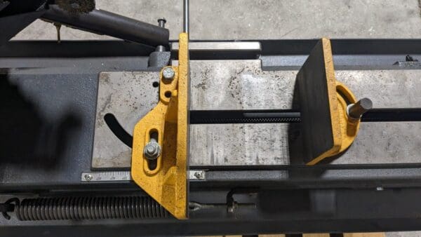 DAKE 9 x 12″ Manual Horizontal Bandsaw Step Pulley Drive 110 V 1 hp Damaged