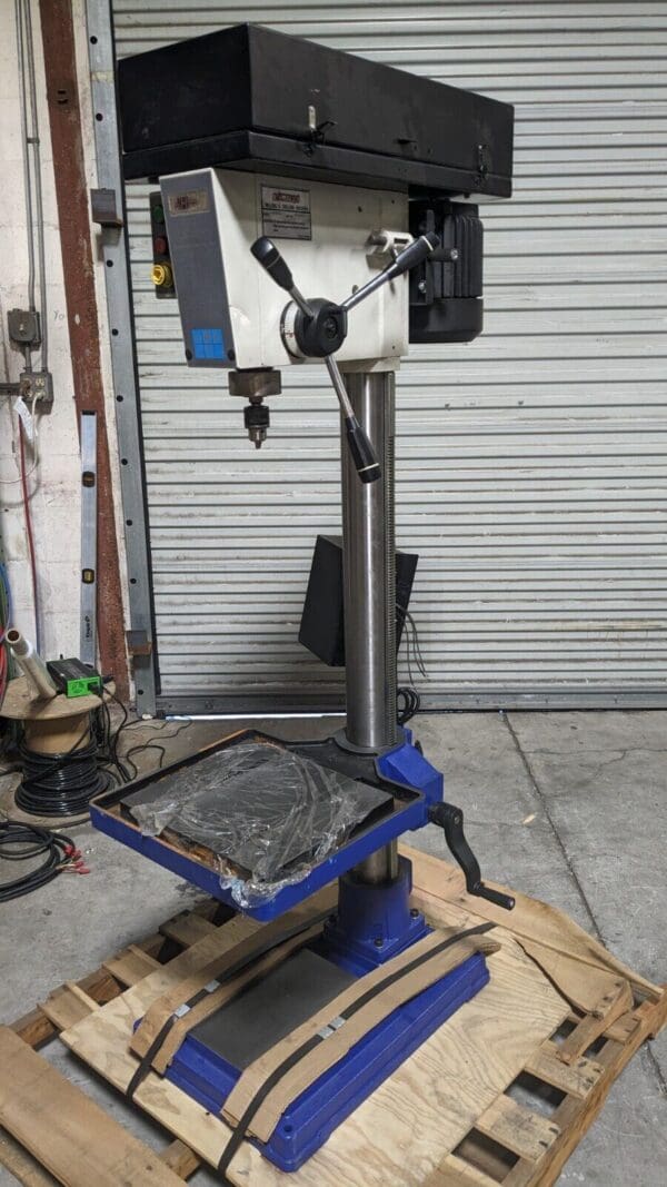 Vectrax 20" Electronic Variable Speed Drill Press 3MT 230v 3 Phase Damaged