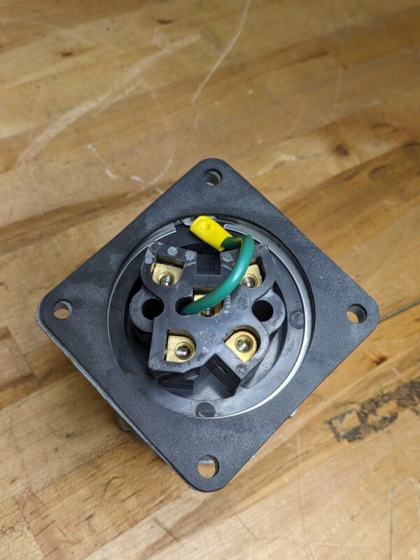 Russellstoll DS3516FR Receptacle 30A 120/208V