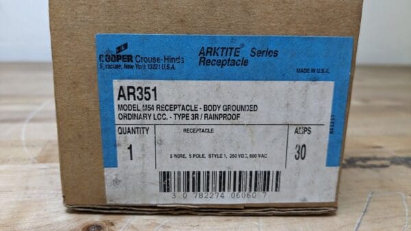 Crouse-Hinds Series AR351 30 Amp 5-Pole 5-Wire Spring Door Receptacle Housing