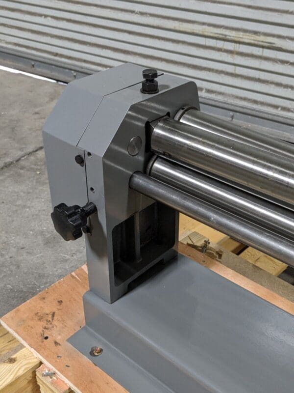 Enco Manual Bench Slip Roll 36" Max. Width 22 Ga. Capacity 414-2401