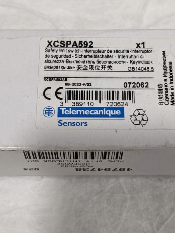 Telemecanique Plastic Key Safety Limit Switch NO/NC Configuration XCSPA592
