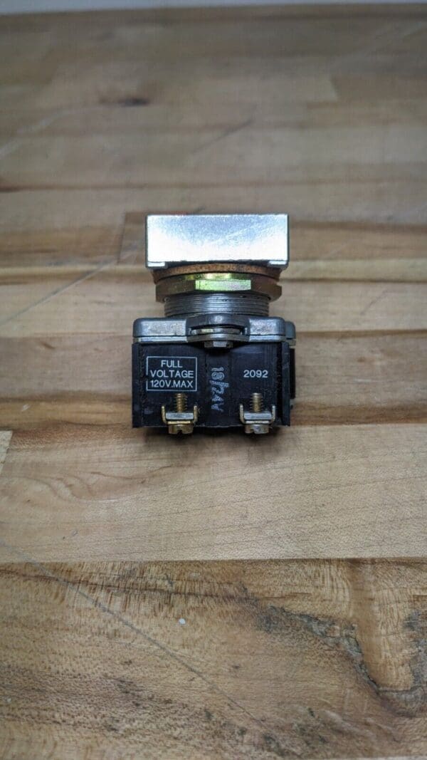 Eaton E30DX13 Compact Push Button Operator w/ Ind Lamp 18/24 VAC / DC