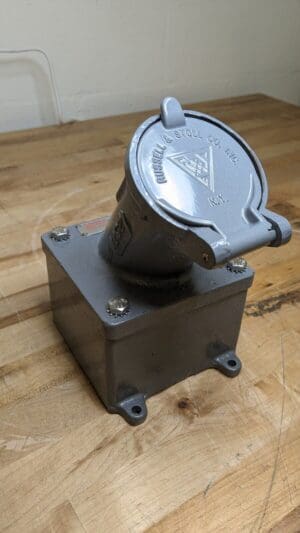 RUSSELL STOLL 4234BC 30 Amp 480V 4 Pin Explosion Proof Receptacle