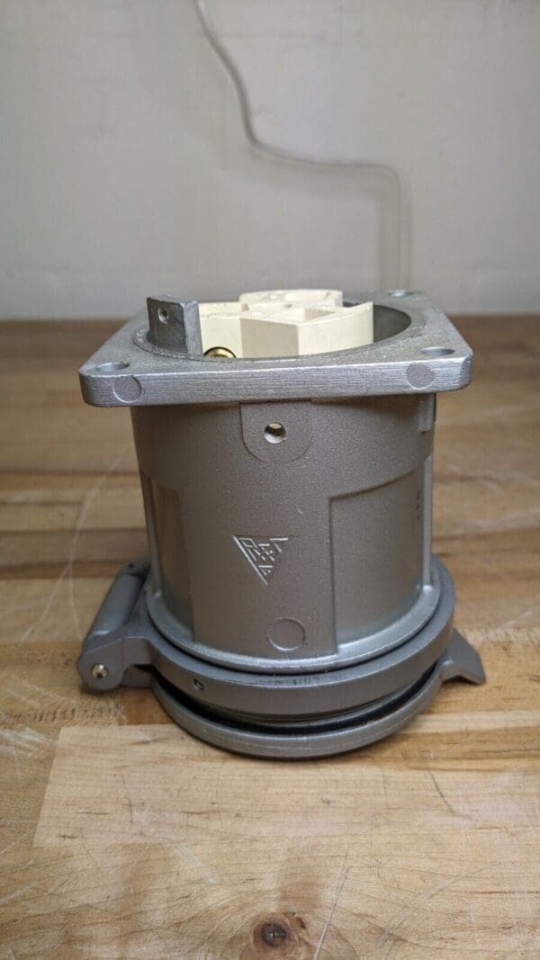THOMAS & BETTS RUSSELLSTOLL 3124W-78 60 Amp 250/480V Female Receptacle