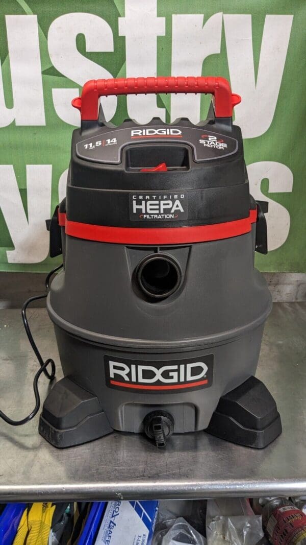 RIDGID Wet/Dry Vacuum Electric 14 gal HEPA Filter Polyethylene Tank 50368