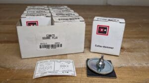 Cutler-Hammer E30KT5 Square Plug Series A1 *NEW* Lot of 10